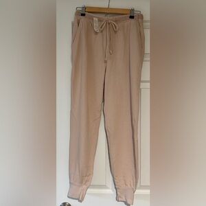 Aerie Sweatpants Cream NWT Pockets Drawstring Super Cute Pants
